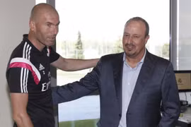 Real sắp có "biến", Zidane chuẩn bị thay thế Benitez 