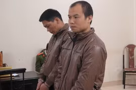 Mang hàng trăm thẻ ATM giả vào Việt Nam rút trộm tiền