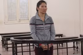 Người đàn bà gần 50 tuổi gạ khách đi nhà nghỉ để trộm cắp