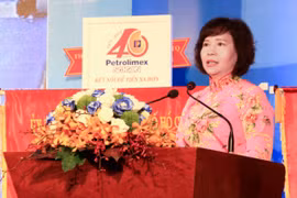 Điện Quang chia cổ tức, gia đình Thứ trưởng Hồ Thị Kim Thoa được 17,7 tỷ đồng tiền mặt
