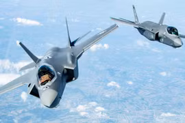 Loạt hợp đồng tiêm kích F-35 hàng tỷ USD bỗng lung lay vì cuộc khủng hoảng lòng tin