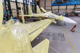 [ẢNH] Sự thực Su-30SM2 Super Sukhoi sánh ngang tiêm kích thế hệ năm