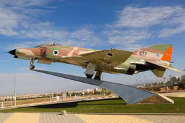 Thành tích nào khiến Không quân Israel phải 'tôn thờ' tiêm kích F-4E Phantom?