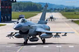 Tiêm kích J-10CE giành thắng lợi lớn trước Eurofighter Typhoon