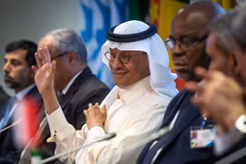 Ông Trump yêu cầu OPEC+ hạ giá dầu để giảm nguồn thu của Nga