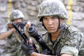 [ẢNH] Đọ súng dữ dội giữa Taliban và lính biên phòng Uzbekistan?