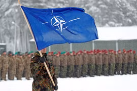[ẢNH] NATO đang hành xử quyết liệt hơn nhiều so với Nga