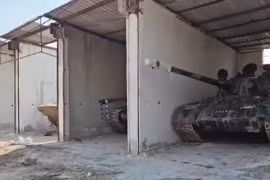 Phiến quân HTS tịch thu lượng lớn thiết giáp, chuẩn bị kiểm soát hoàn toàn Aleppo