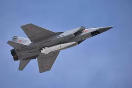 Vì sao Nga chưa tích hợp tên lửa Kh-47M2 Kinzhal vào Tu-22M3 và Tu-160?