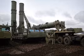 Nga cấp tốc tăng cường hệ thống S-300V4 khi S-400 bất lực trước tên lửa ATACMS