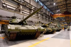 Mục đích thực sự của Nga khi dự định cho phép Ấn Độ sản xuất xe tăng T-14 Armata?