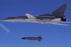 Oanh tạc cơ Tu-22M3 Nga thực hiện màn biểu dương lực lượng chưa từng có