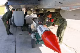 Nga 'khoe' tên lửa R-33 trang bị đầu đạn hạt nhân cho tiêm kích MiG-31BM