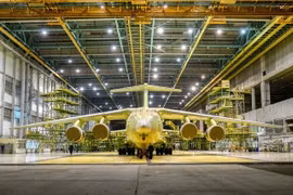 Không quân Nga tiếp tục nhận vận tải cơ Il-76MD-90A 'nhanh chóng mặt'