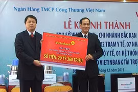Vietinbank trao tặng các công trình an sinh xã hội tại 2 tỉnh Bắc Kạn và Ninh Bình