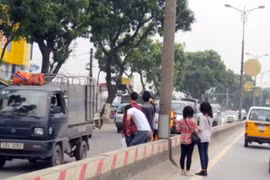 Phạt nghiêm người đi bộ vi phạm an toàn giao thông