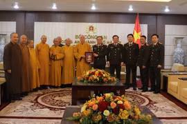 Giáo hội Phật giáo Việt Nam thành phố Hà Nội và Trung ương Giáo hội Phật giáo Việt Nam thăm, làm việc tại CATP Hà Nội