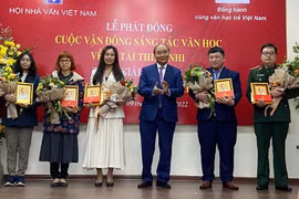 Chủ tịch nước: Văn học phải hun đúc cho thế hệ trẻ ý chí, nghị lực vươn lên