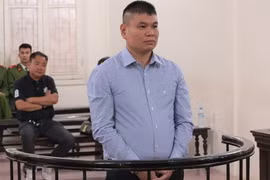 Dùng súng bắn người từ việc sàm sỡ phụ nữ ở quán bar