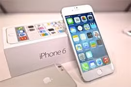 Bé gái bị giật iPhone 6 khi đang chờ mẹ trước cửa hiệu làm đầu