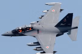 Không quân Nga tiếp nhận 25 máy bay huấn luyện Yak-130 mới