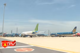 Quét vân tay, nhận diện hành khách làm thủ tục đi máy bay