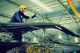 Giá thép giảm 200.000 – 300.000 đồng/tấn