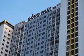 Nghi vấn vụ xô xát do lắp đặt hệ thống kiểm soát xe tại khu chung cư 