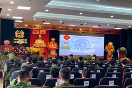 Gần 200 Cảnh sát khu vực Công an quận Hoàng Mai tham gia thi, kiểm tra nhận thức