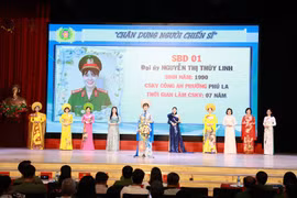 Tỏa sáng những ‘bông hồng thép’ trên mặt trận giữ gìn bình yên, hạnh phúc cho nhân dân