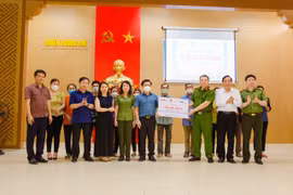 Công an quận Hoàng Mai được trao tặng Huân chương Chiến công hạng Nhì