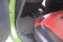Bắt quả tang chủ gara ô tô đang “chỉnh” đồng hồ taxi