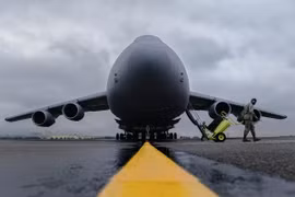 Chiêm ngưỡng sự hoành tráng của máy bay lớn nhất không quân Mỹ C-5 Galaxy