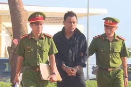 [Tin nhanh tối 10-3-2021] Bắt giữ đối tượng vờ xin nước uống rồi giở trò đồi bại với các bé gái
