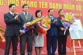 Gắn biển 3 tuyến đường mang tên danh nhân Võ Chí Công, Võ Văn Kiệt và Đại tướng Võ Nguyên Giáp