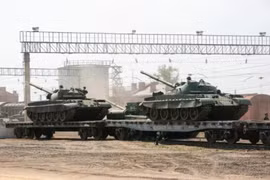  [ẢNH] DPR và LPR sẽ phải vật lộn chiến đấu chống lại 300 xe tăng Ukraine