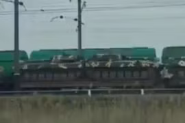 Ukraine đang gửi nhiều binh sĩ và tổ hợp pháo hạng nặng tới Donbass