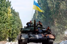 Tổng thống Ukraine ký sắc lệnh bắt đầu cuộc chiến ở Donbass ngày 15-3?