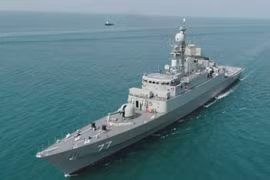 Iran huy tập trận quy mô lớn tại eo biển Hormuz