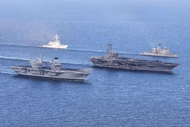 Đàm phán Nga-Mỹ thất bại, hai tàu sân bay NATO áp sát bờ biển Nga