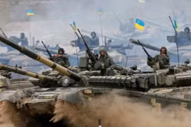 Ukraine tuyên bố sẵn sàng tấn công đánh chiếm Donbass