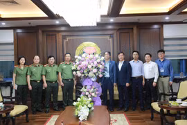 Công an Hà Nội tri ân, chúc mừng Ngày Nhà giáo Việt Nam