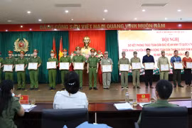 Lắng nghe những khó khăn vướng mắc, thay vì lời khen tốt