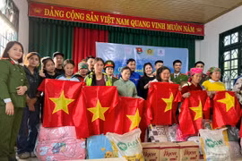 Tuổi trẻ Công an Thủ đô mang yêu thương lên vùng cao Yên Bái