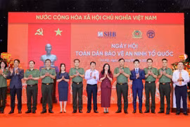 SHB được vinh danh vì đóng góp cho phong trào toàn dân bảo vệ an ninh Tổ quốc