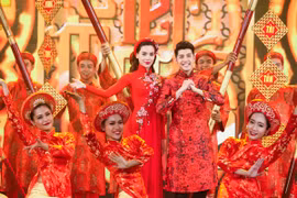 Hồ Ngọc Hà - Noo Phước Thịnh kết đôi mở màn Gala nhạc Việt 9