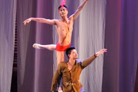Vở ballet "Con chim lửa" phiên bản Việt