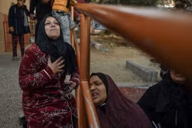 Hàng trăm người thương vong do giao tranh ở Dải Gaza