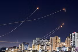 Israel bị tấn công bằng tên lửa hành trình