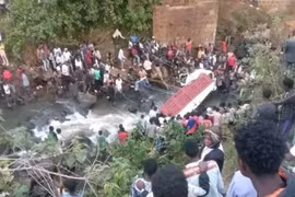 Ethiopia: Xe tải lao xuống sông, ít nhất 71 người tử vong thương tâm